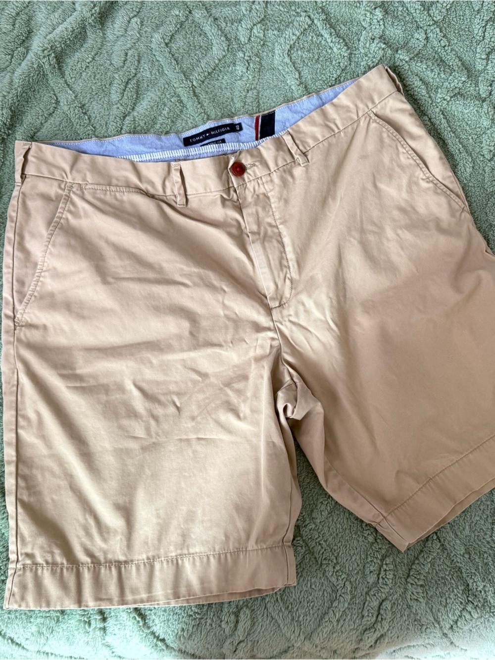 Tommy Hilfiger Men’s Khaki Chino Shorts size 40